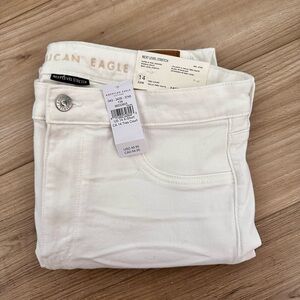 NWT American Eagle Outfitters White High Rise Jeans